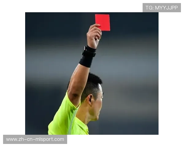 沃克因底线防守拉倒对手领到黄牌，累计停赛一场